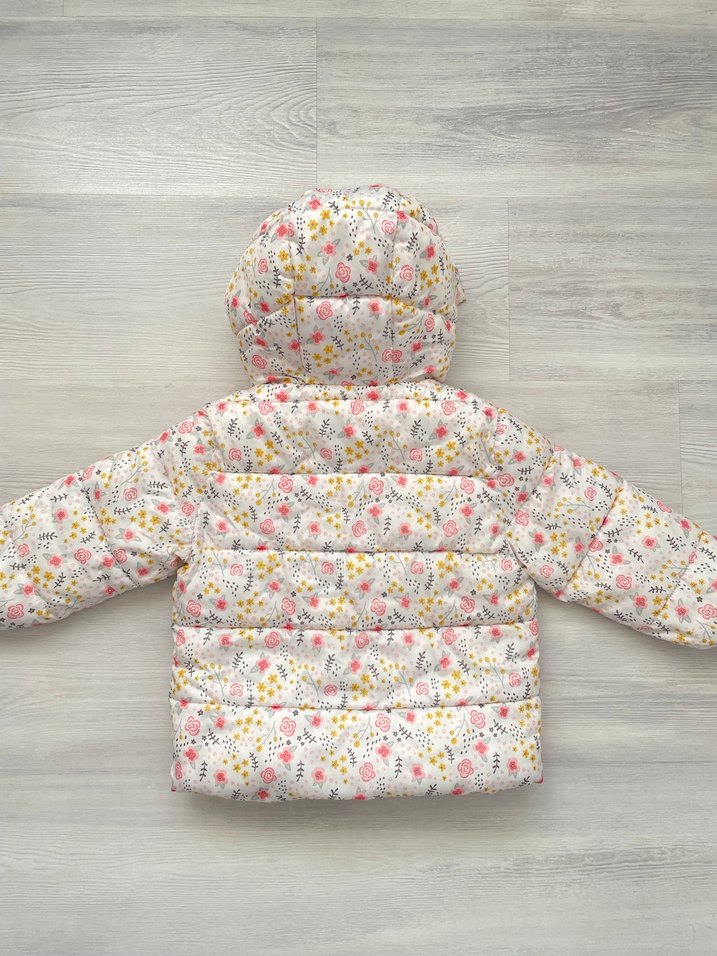 Mango Orijinal Çiçek Desenli Kapüşonlu Kız Mont - Görsel 3