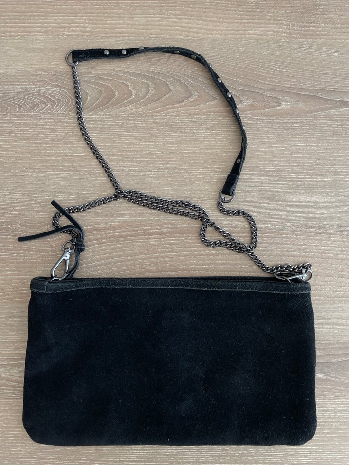 Mango Zincir Detaylı Siyah Süet Çanta - Görsel 2