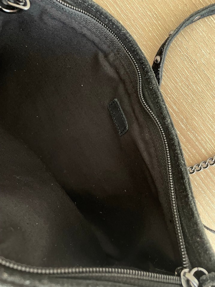 Mango Zincir Detaylı Siyah Süet Çanta - Görsel 5