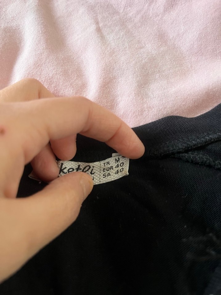 Siyah V Yaka Kürk Detaylı Kadın Kazak - Görsel 4