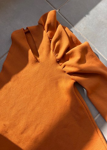 Turuncu Renk Drapeli Yüksek Yakalı Kadın Triko - Görsel 2