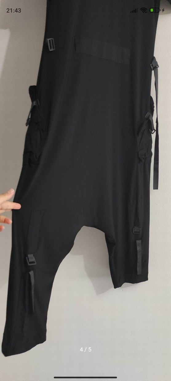 Siyah 
Geniş Kesim Tulum - Görsel 4