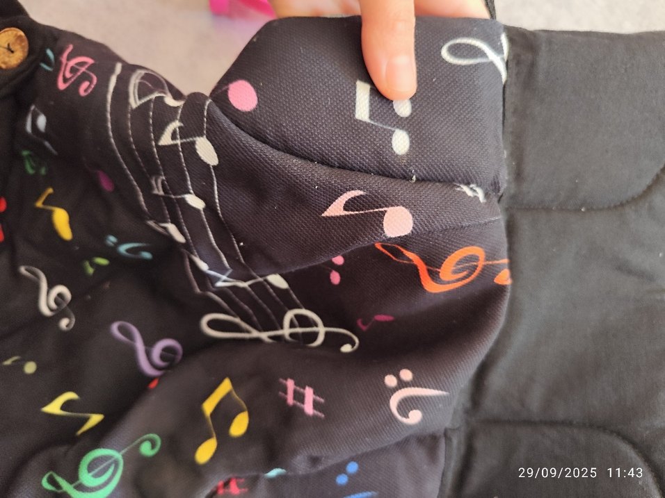 Siyah Müzik Desenli Bebek Taşıyıcı - Görsel 4