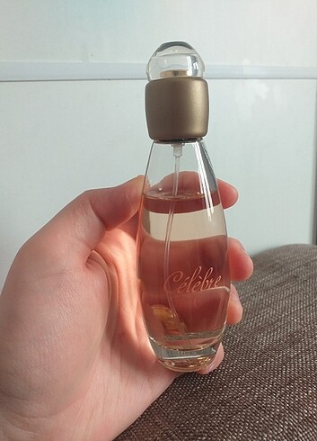 Avon celebre parfüm 