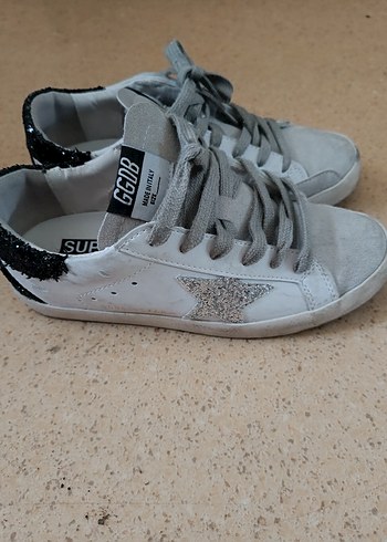 Golden Goose Deluxe 37