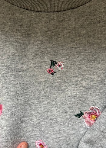 H&M Nakışlı Gri Kadın Sweatshirt - Görsel 6