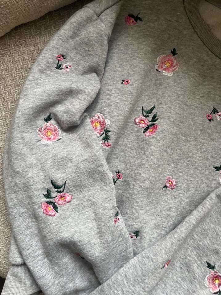 H&M Nakışlı Gri Kadın Sweatshirt - Görsel 4