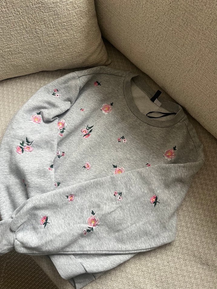 H&M Nakışlı Gri Kadın Sweatshirt - Görsel 3