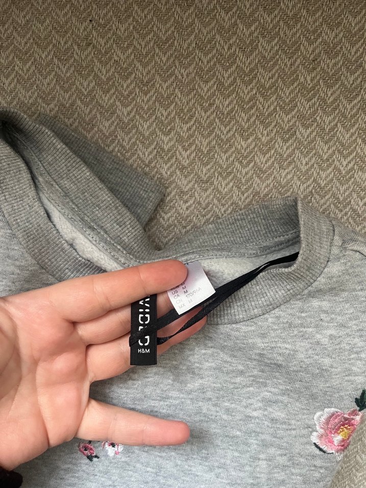 H&M Nakışlı Gri Kadın Sweatshirt - Görsel 2