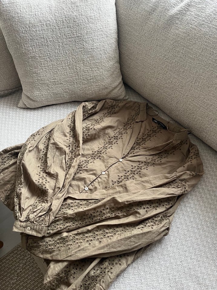 Zara İşlemeli bluz - Görsel 2