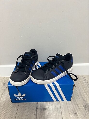 Adidas çocuk spor ayakkabı
