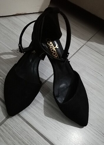 Siyah süet ayakkabı 