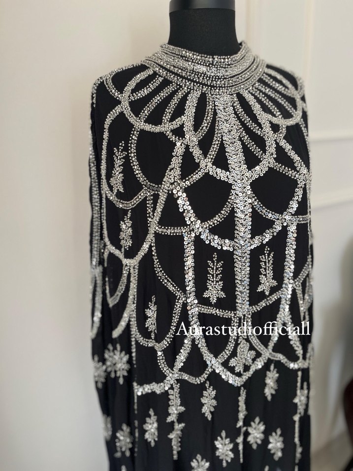 İthal boncuklu tasarım pelerin abaya - Görsel 2