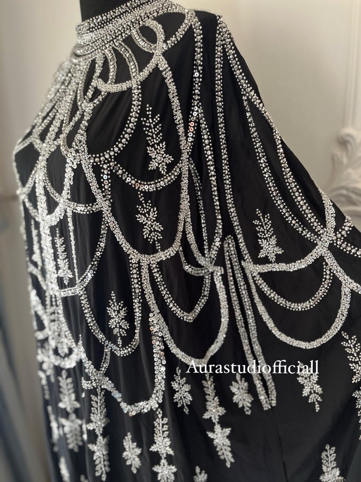 İthal boncuklu tasarım pelerin abaya - Görsel 5