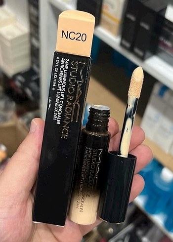 MAC Studio Radiance Kapatıcı NC20