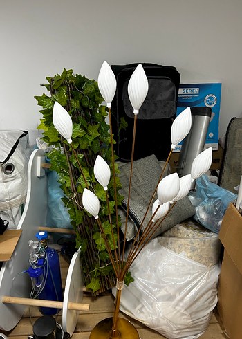 Ikea Beyaz Çiçek Desenli Metal Lambader