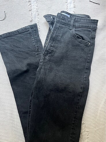 BERSHKA jean