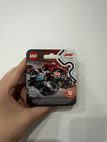 Lego F1 Redbull Minifigure