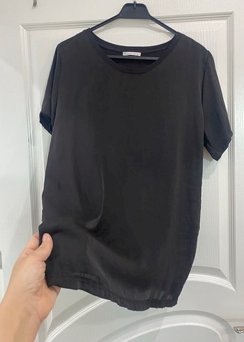 Siyah Kadın Kısa Kollu saten Tişört