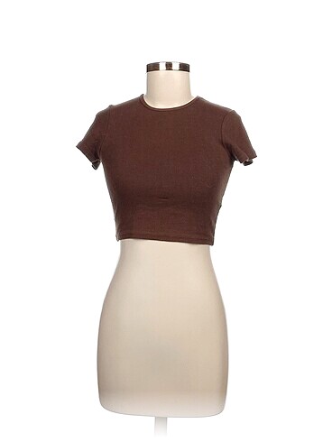 Bershka T-shirt %70 İndirimli.