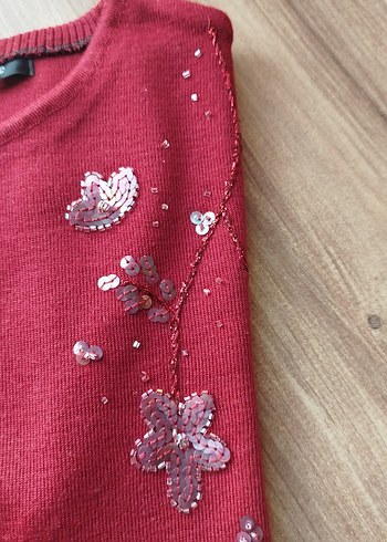 Sabri Özel İmzalı Bordo Nakışlı Kısa Kollu Triko Bluz - Görsel 6