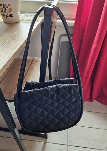 Flo Siyah Paraşüt Kapitone Omuz Çantası - Görsel 4