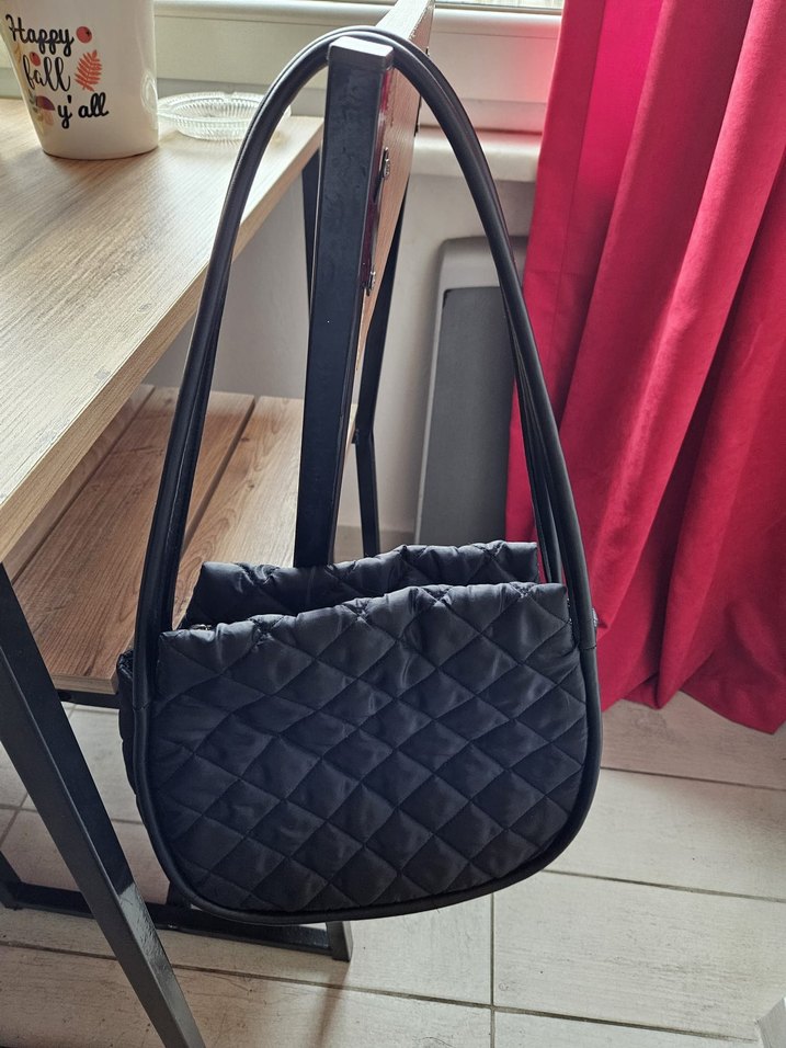 Flo Siyah Paraşüt Kapitone Omuz Çantası - Görsel 4