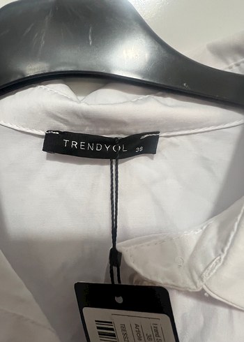 m Beden beyaz Renk Düğmeli, Beyaz, Uzun Kollu Kadın Gömlek