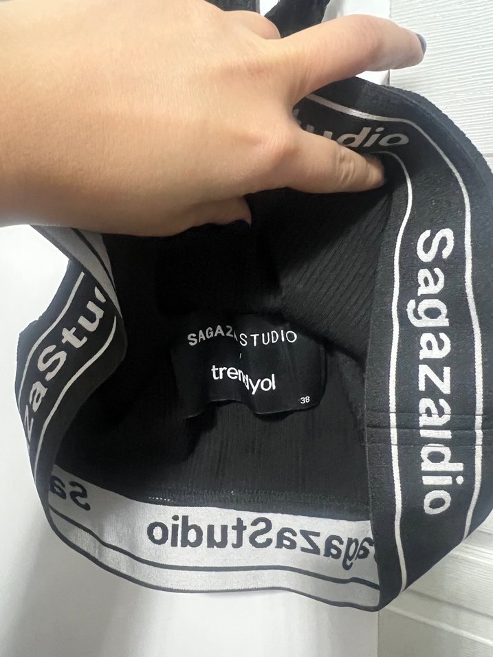 Kız Çocuk Siyah Askılı Halter Yaka Atlet - Görsel 3