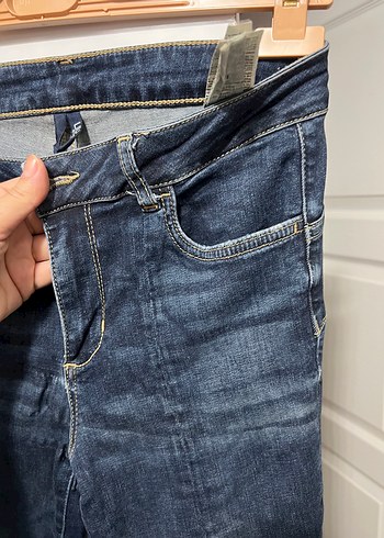 Kadın Lacivert Kemerli Dar Kesim Midi Kot Pantolon - Görsel 5