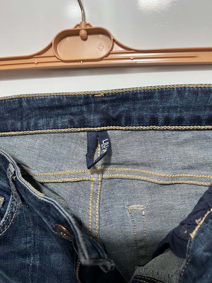 Kadın Lacivert Kemerli Dar Kesim Midi Kot Pantolon - Görsel 4