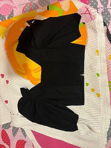 m Beden BERSHKA SİYAH CROP