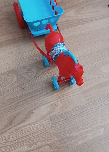 Beden kırmızı Renk Kırmızı atlı Çekmeli Oyuncak