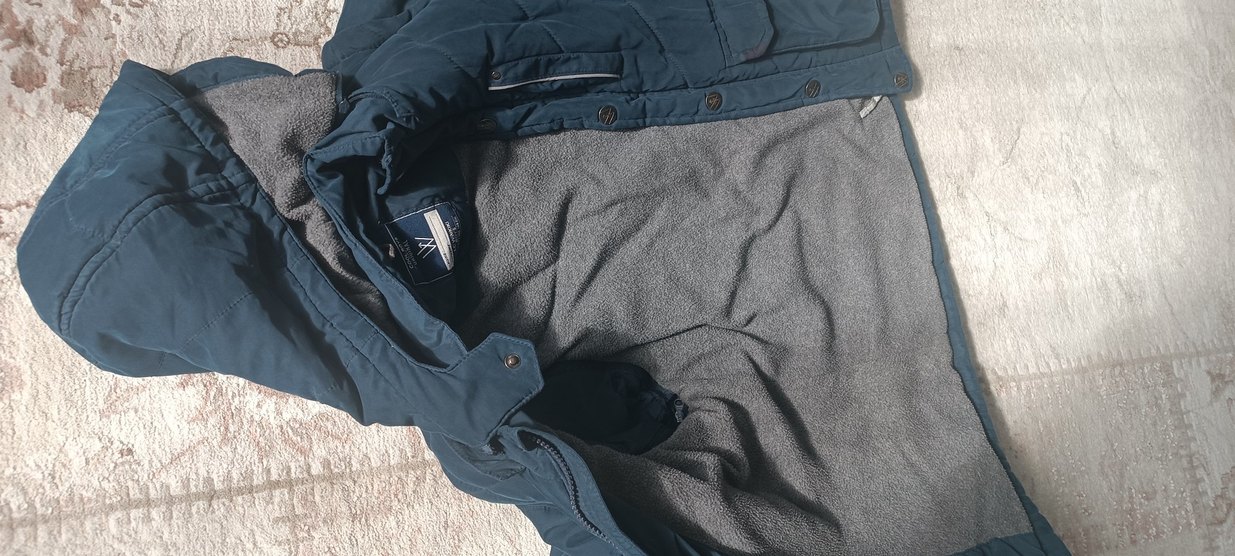 Erkek Çocuk Koyu Mavi Kapüşonlu Mont - Görsel 3