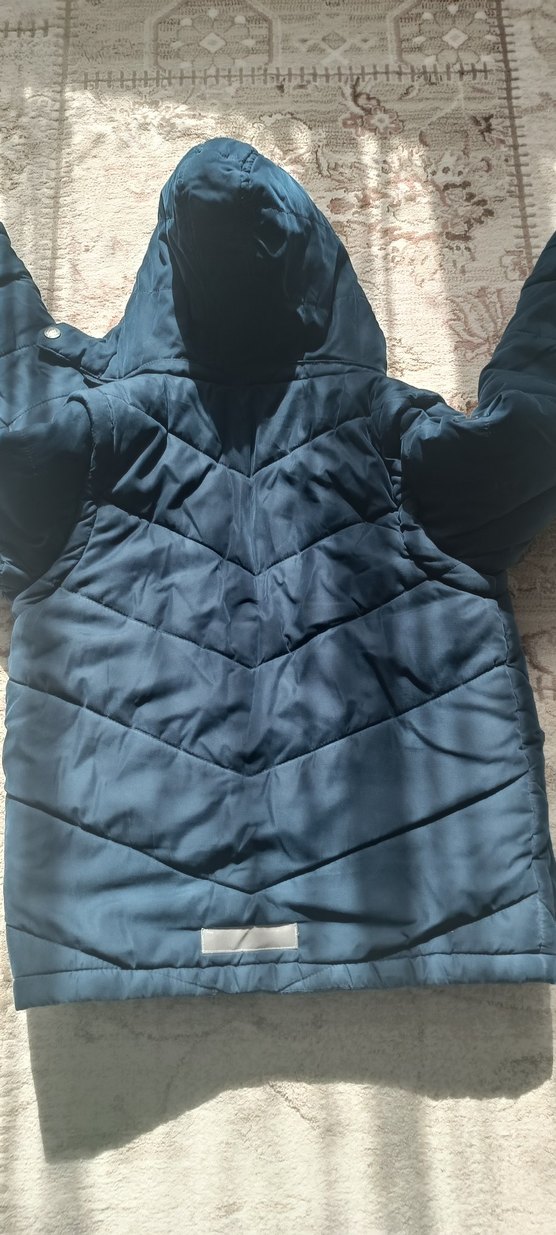 Erkek Çocuk Koyu Mavi Kapüşonlu Mont - Görsel 4