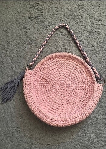 Püsküllü Pembe Örgü Yuvarlak Çanta
