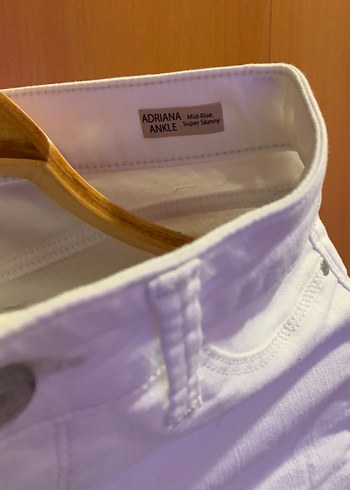 Beyaz Kadın jean Pantolon %97.5 pamuklu w25. 34-36 uyumlu - Görsel 2