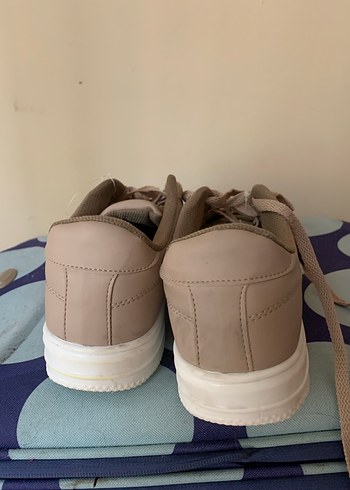 LC Waikiki Bej Bağcıklı Spor Ayakkabı Wedge Topuklu Süet görünümlü