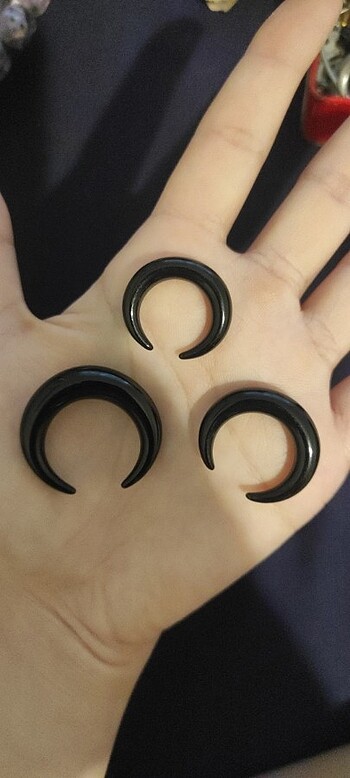 septum ay seklinde tunel piercing