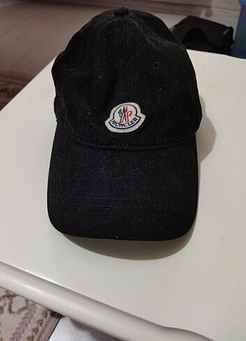 Moncler şapka 