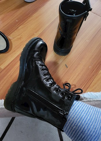 Siyah Rugan Bağcıklı Gothic Bot - Görsel 5