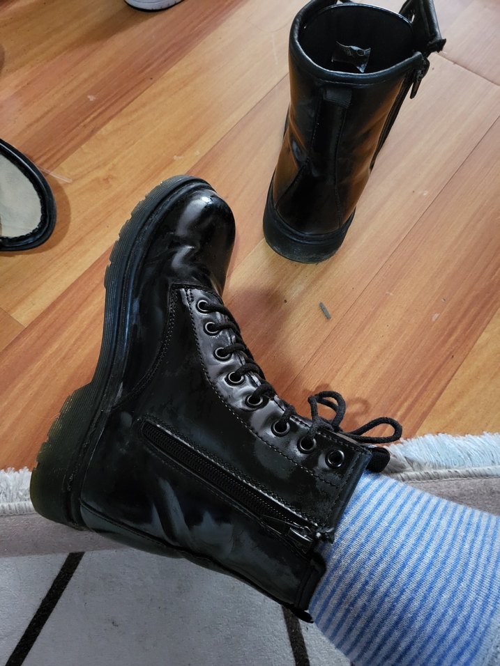 Siyah Rugan Bağcıklı Gothic Bot - Görsel 5