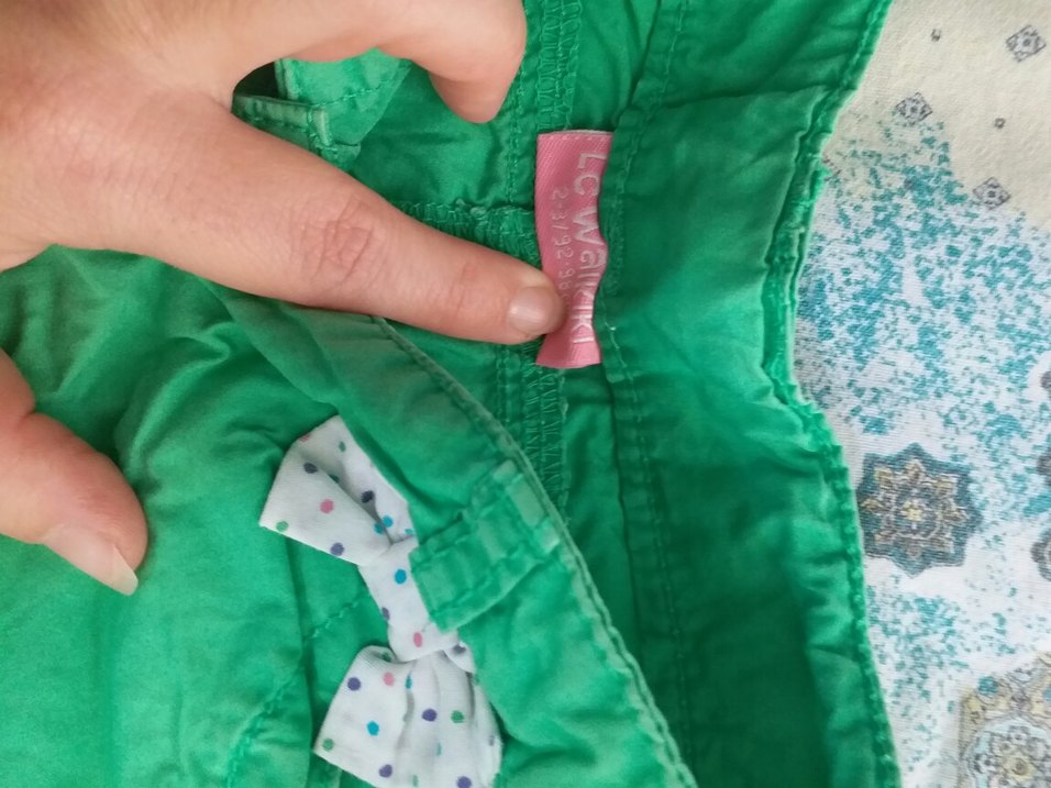 Yeşil Düğmeli Kız Şortu - Görsel 3