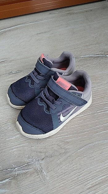 Nike kiz çocuk ayakkabi 23.5no