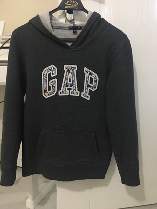 Gap sweatshirt