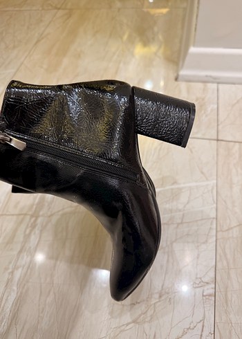 Yılan Desenli Kemerli Kahverengi Deri Bot - Görsel 4