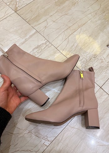 Bej Deri Kadın Topuklu Botlar - Görsel 2