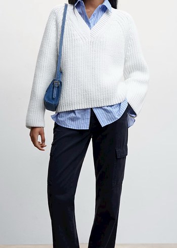 Kadın Beyaz V Yaka Örgü Pamuk Kazak - Görsel 2