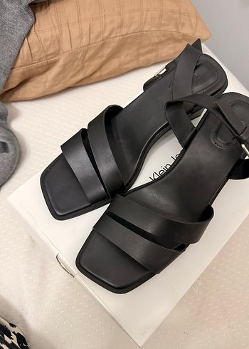 Siyah Minimalist Tokalı Stiletto Kadın Sandalet - Görsel 3