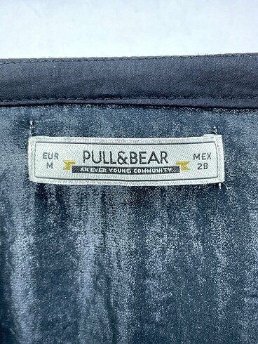 m Beden siyah Renk Pull and Bear Bluz %70 İndirimli.